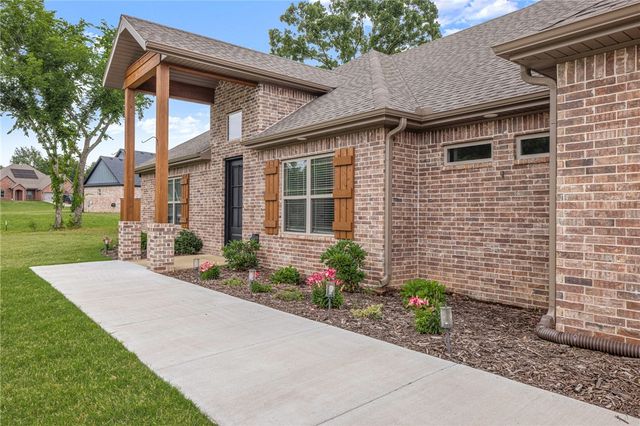 12437 Wildwood Drive, Rogers, AR 72756