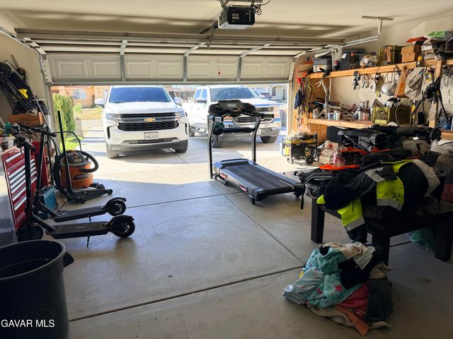 9325 Evelyn Avenue, California City, CA 93505