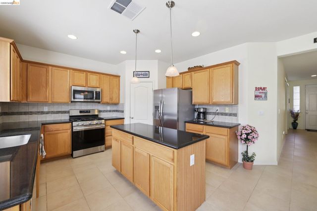 1327 Tuolumne Way, Oakley, CA 94561