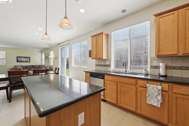 1327 Tuolumne Way, Oakley, CA 94561