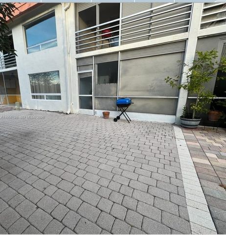 4321 NW 9th Ave 104, Deerfield Beach, FL 33064