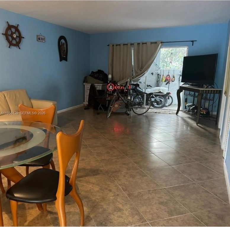 Image 5 of property listing at 4321 NW 9th Ave 104, Deerfield Beach, FL 33064