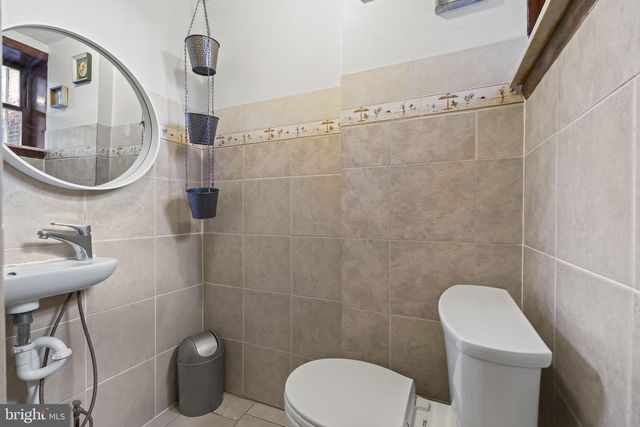 1833 MCKEAN, Philadelphia, PA 19145