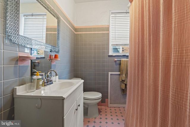 1833 MCKEAN, Philadelphia, PA 19145