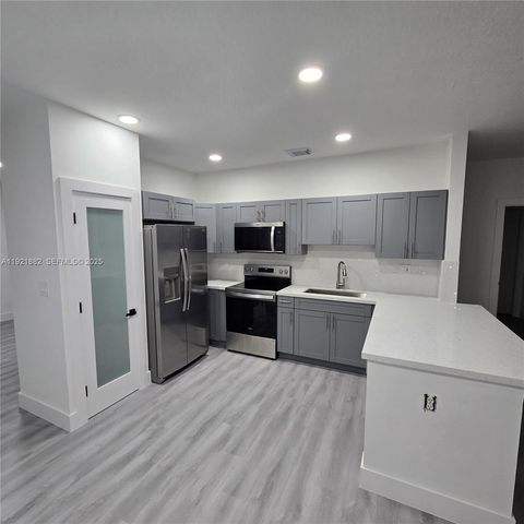 4276 NE 26th Ct, Homestead, FL 33033