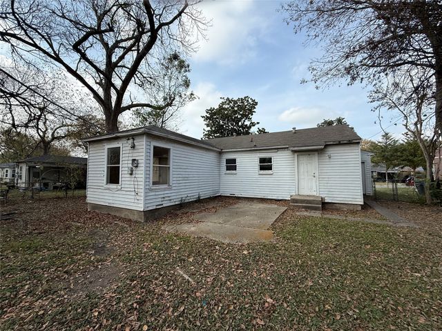 1332 Gaylord Drive, Dallas, TX 75217