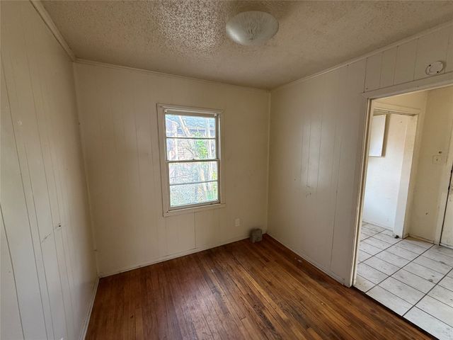 1332 Gaylord Drive, Dallas, TX 75217