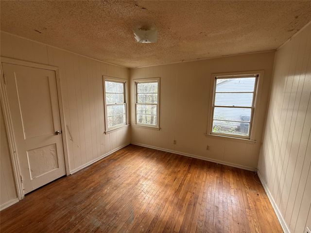 1332 Gaylord Drive, Dallas, TX 75217