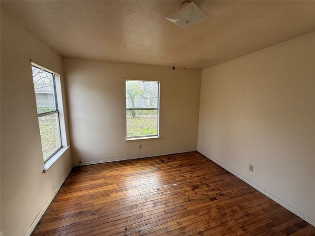 1332 Gaylord Drive, Dallas, TX 75217