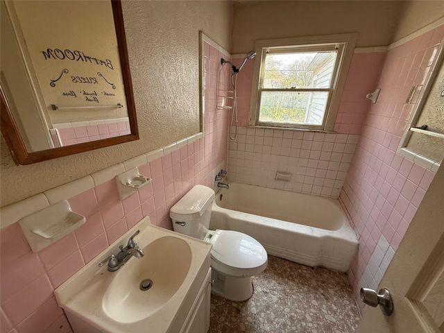 1332 Gaylord Drive, Dallas, TX 75217