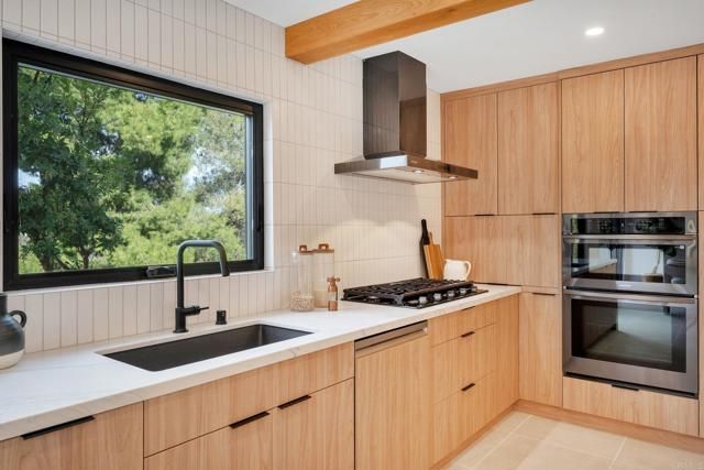 806 Needlerock Place, Escondido, CA 92025