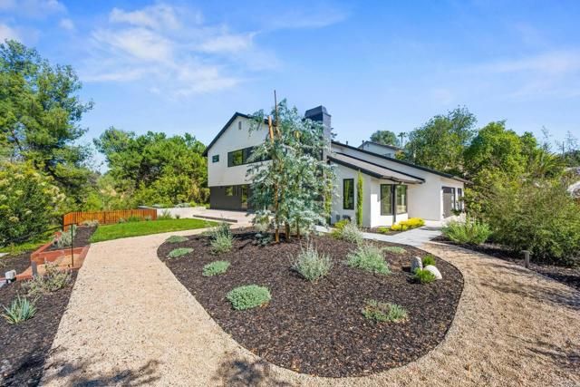 806 Needlerock Place, Escondido, CA 92025