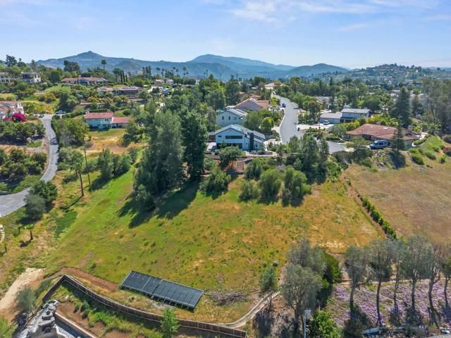 806 Needlerock Place, Escondido, CA 92025