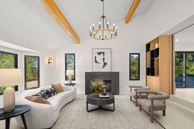 806 Needlerock Place, Escondido, CA 92025