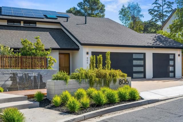 806 Needlerock Place, Escondido, CA 92025
