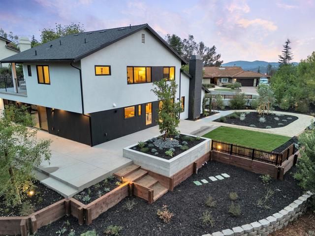 806 Needlerock Place, Escondido, CA 92025