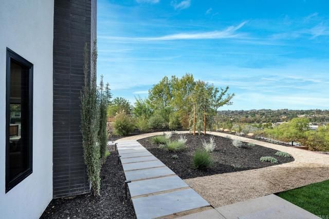 806 Needlerock Place, Escondido, CA 92025