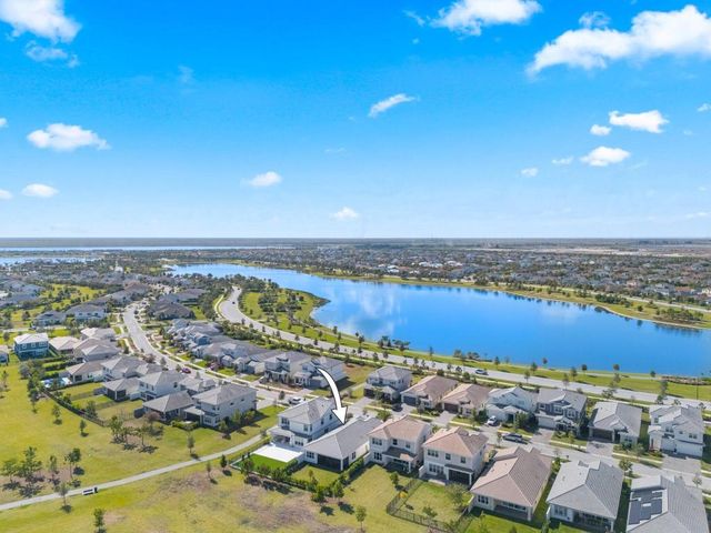 19545 Broad Shore Walk, Loxahatchee, FL 33470