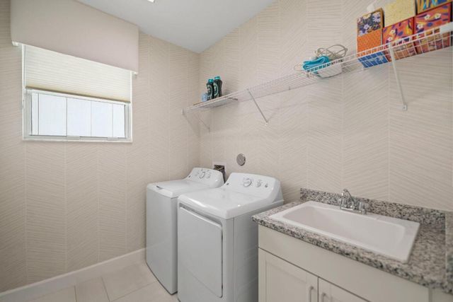 19545 Broad Shore Walk, Loxahatchee, FL 33470