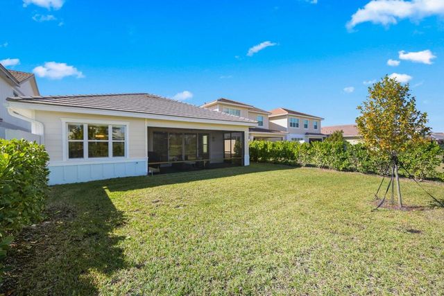 19545 Broad Shore Walk, Loxahatchee, FL 33470