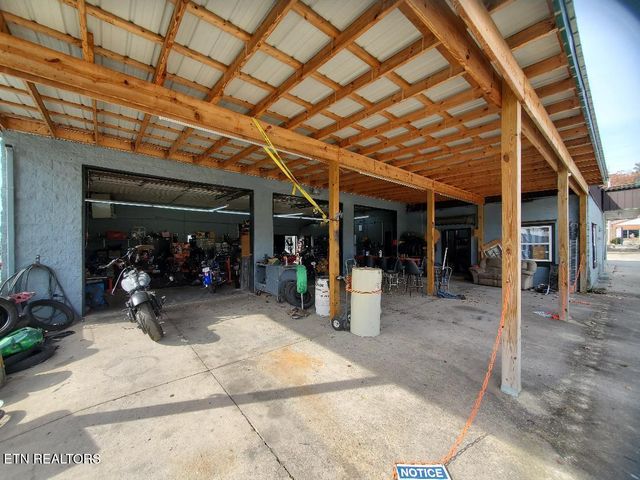 20208 Alberta St, Oneida, TN 37841