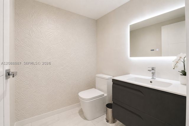 8872 NW 181st St, Hialeah Gardens, FL 33018