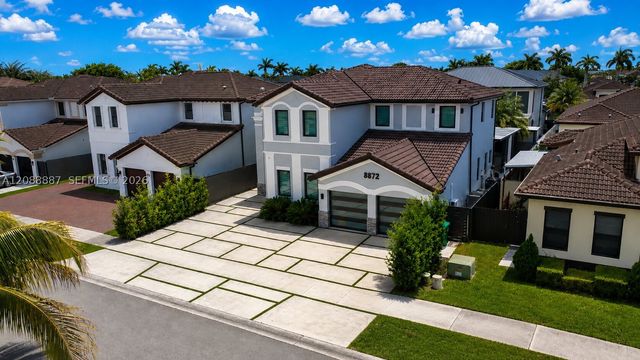 8872 NW 181st St, Hialeah Gardens, FL 33018