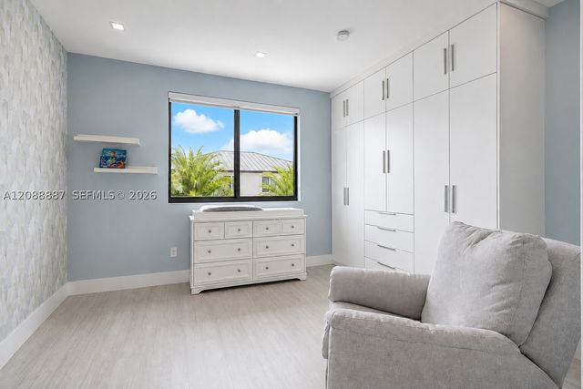 8872 NW 181st St, Hialeah Gardens, FL 33018