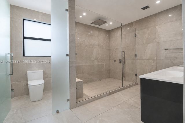 8872 NW 181st St, Hialeah Gardens, FL 33018