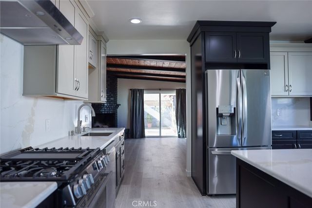 11253 Segrell Way, Culver City, CA 90230