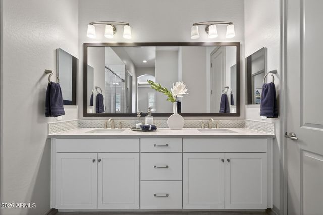 23032 E ARROWHEAD Trail, Queen Creek, AZ 85142