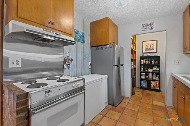 375 Mesa Drive, Del Valle, TX 78617