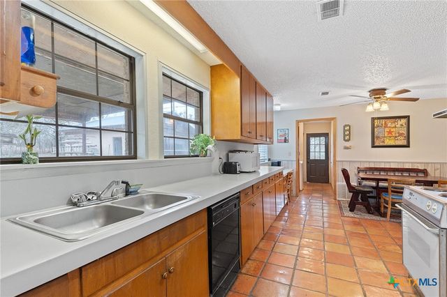375 Mesa Drive, Del Valle, TX 78617