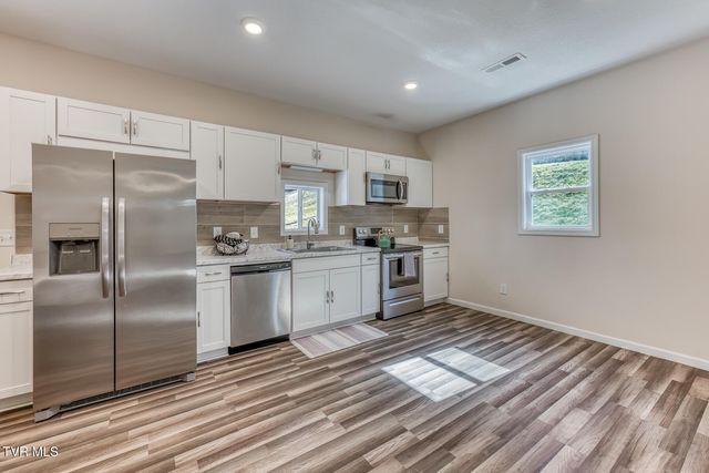 411 East Chestnut Street, Johnson City, TN 37601