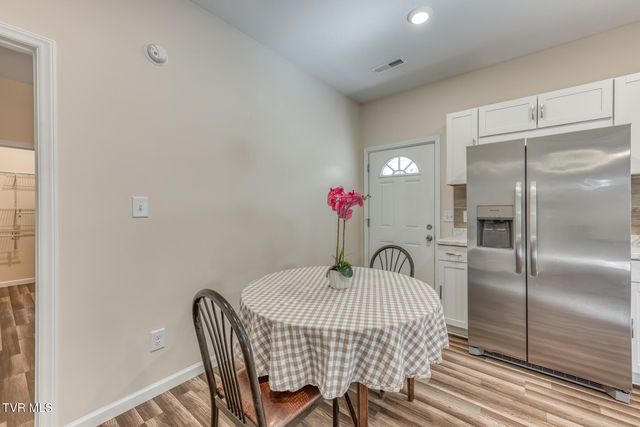 411 East Chestnut Street, Johnson City, TN 37601