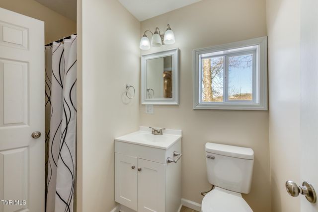 411 East Chestnut Street, Johnson City, TN 37601