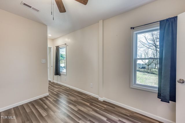 411 East Chestnut Street, Johnson City, TN 37601