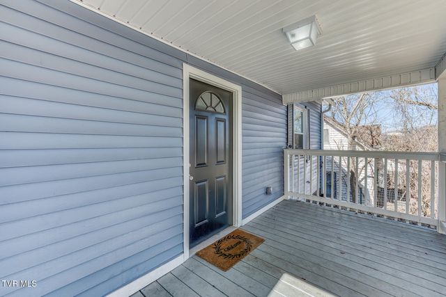 411 East Chestnut Street, Johnson City, TN 37601