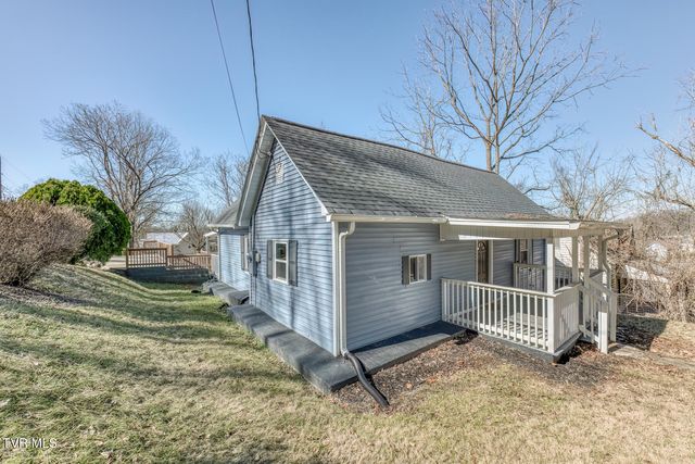 411 East Chestnut Street, Johnson City, TN 37601