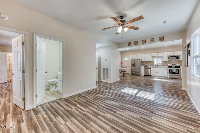 411 East Chestnut Street, Johnson City, TN 37601