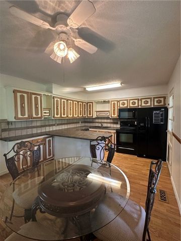 337 Shiloh Pines Lane, Russellville, AR 72802