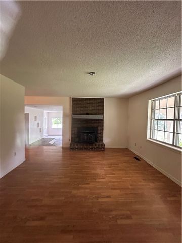 337 Shiloh Pines Lane, Russellville, AR 72802