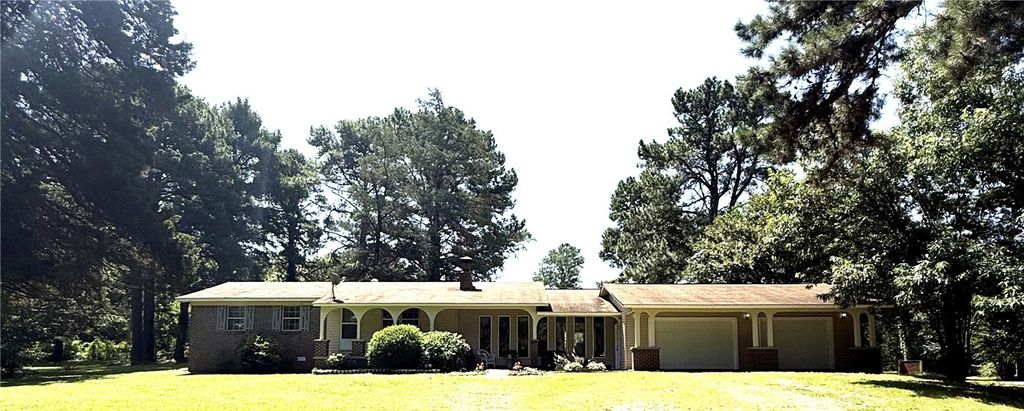 337 Shiloh Pines Lane, Russellville, AR 72802