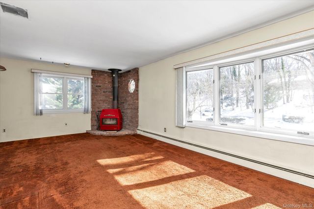 65 Lone Oak Path, Smithtown, NY 11787