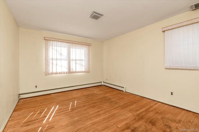 65 Lone Oak Path, Smithtown, NY 11787