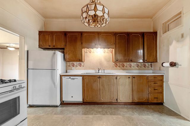 604 S Pearl Street, Trenton, TX 75490