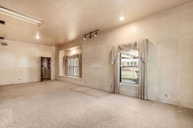 604 S Pearl Street, Trenton, TX 75490