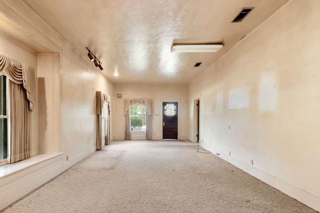 604 S Pearl Street, Trenton, TX 75490