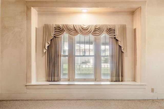 604 S Pearl Street, Trenton, TX 75490