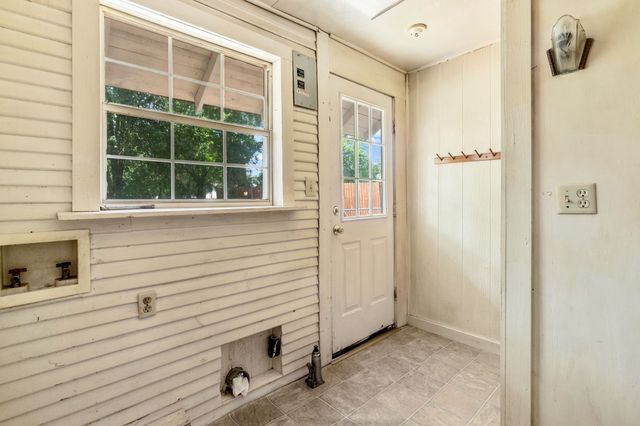 604 S Pearl Street, Trenton, TX 75490